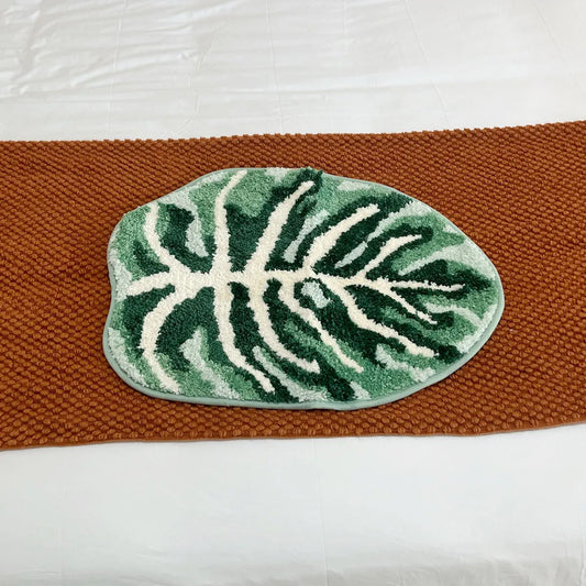 Irregular Plant Monstera Tufted Rug - Green